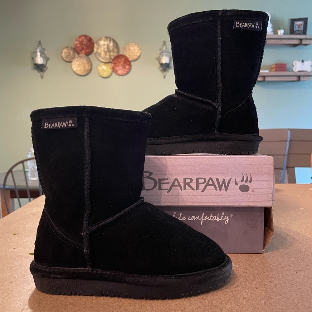 Girls toddler sz 9 bear paw boots